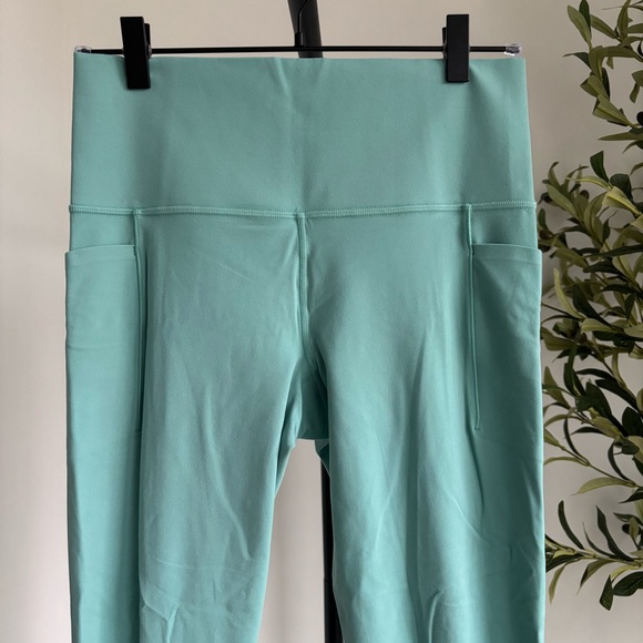 • [Athleta] Workout Leggings • - Picture 2 of 9